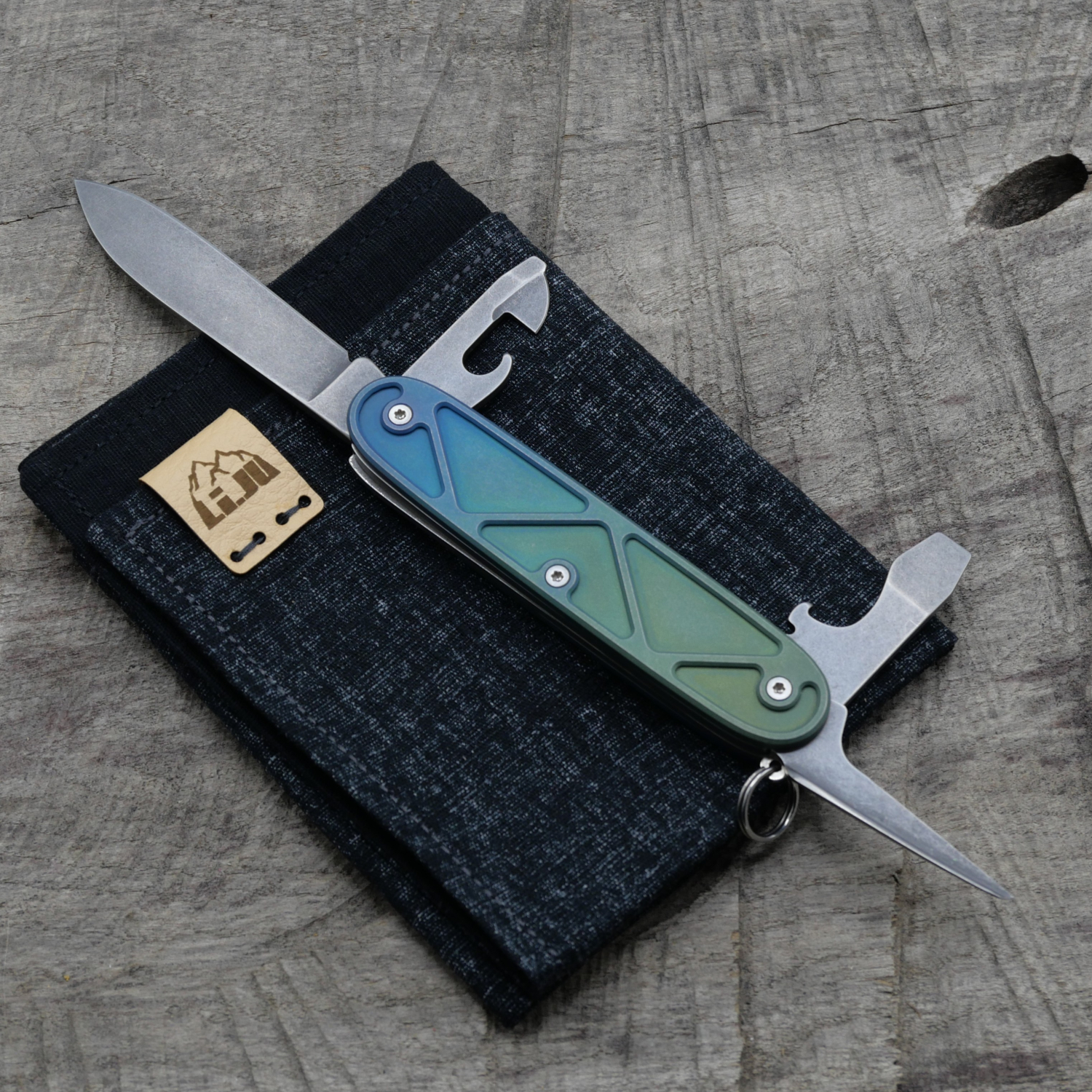 Li.JU MOD - TITAN - TRIANGLE - anodisiert stonewashed - PIONEER - Titan Grade 5  (Ti 6AI 4V)  - 93mm